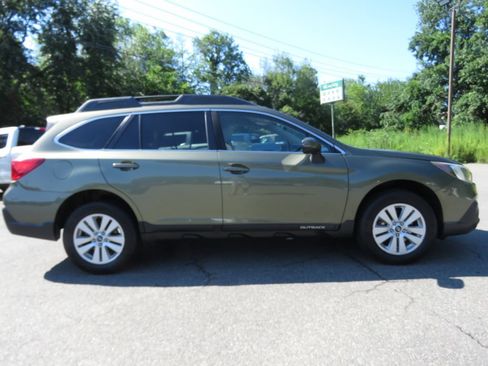 Used 2019 Subaru Outback 2.5i Premium AWD/4WD image 4