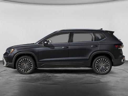 Used 2025 Volkswagen Taos SE AWD/4WD image 4