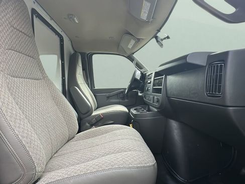 New 2025 GMC Savana 4500 w/ Power Convenience Package RWD image 29