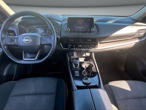 Used 2025 Nissan Rogue SV AWD/4WD image 7
