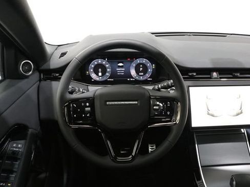 Used 2024 Land Rover Range Rover Evoque Dynamic SE AWD/4WD image 11