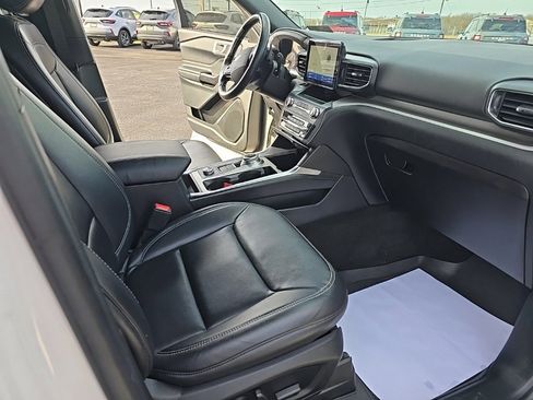 Used 2020 Ford Explorer XLT w/ Equipment Group 202A image 24