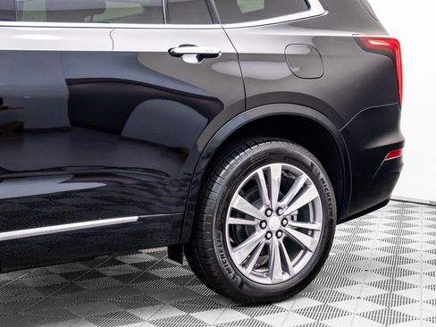 New 2025 Cadillac XT6 Premium Luxury image 32