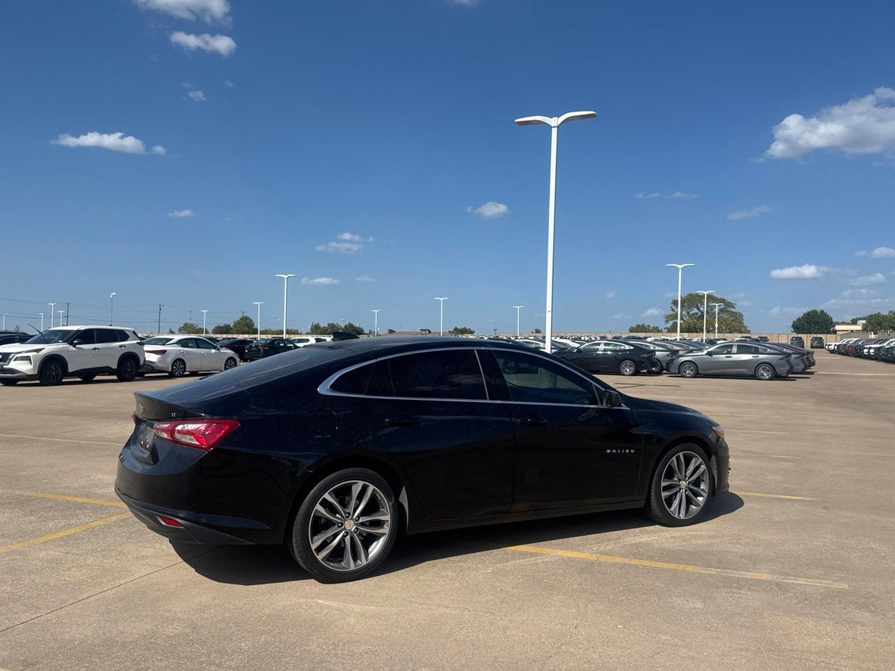 Used 2023 Chevrolet Malibu LT FWD image 21