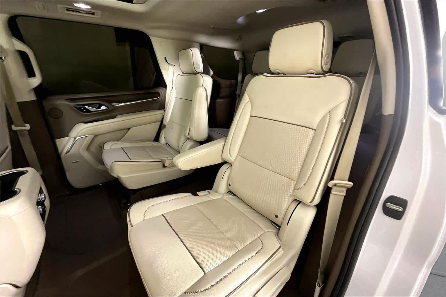 Used 2021 GMC Yukon Denali w/ Denali Premium Package RWD image 18