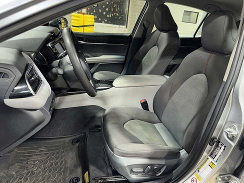 Used 2018 Toyota Camry LE FWD image 15