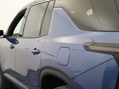 New 2026 Chevrolet Traverse LT w/ Sun and Wheel Package image 9