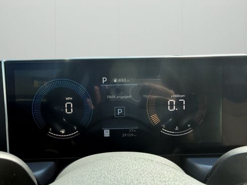 Used 2025 Hyundai Sonata SEL FWD image 16