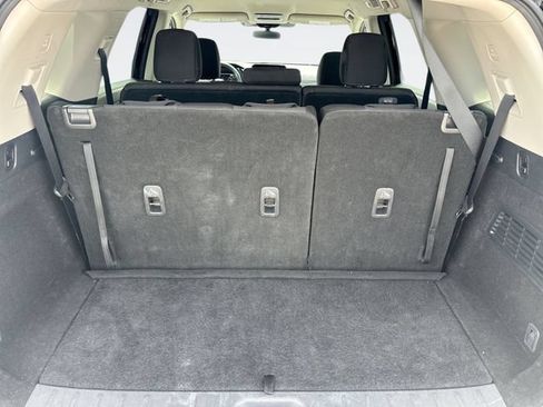 Used 2025 Nissan Pathfinder SV FWD image 24