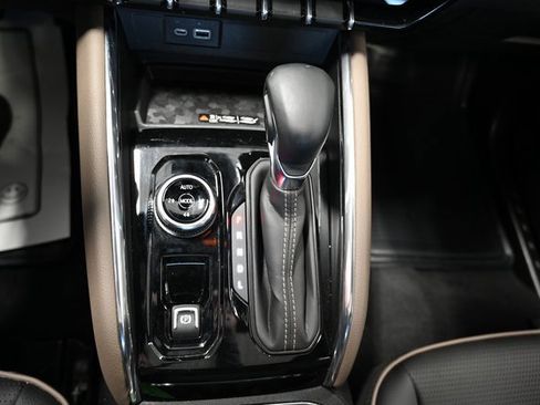 Used 2025 GMC Canyon Denali image 23