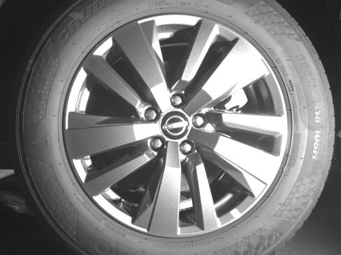 Used 2025 Nissan Pathfinder SV FWD image 11