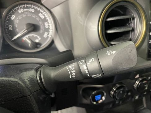Used 2022 Toyota Tacoma TRD Sport AWD/4WD image 12