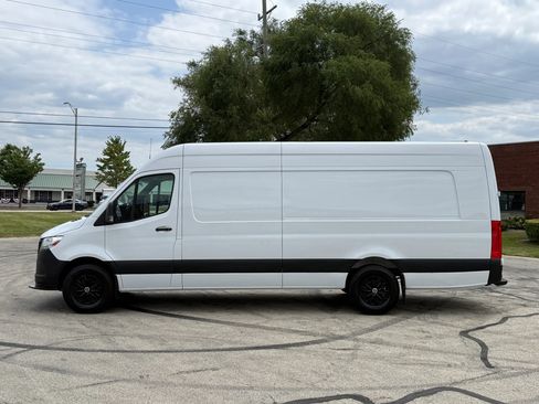 Used 2020 Mercedes-Benz Sprinter 2500 w/ Comfort Plus Package image 6