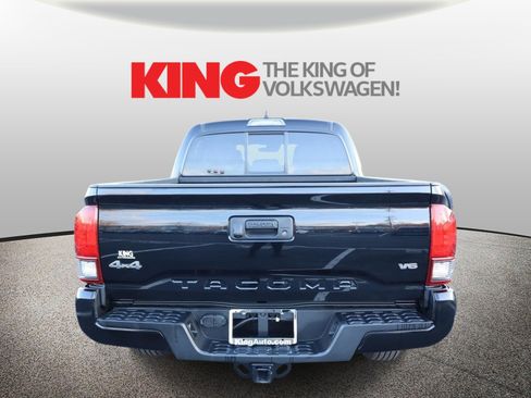 Used 2022 Toyota Tacoma SR image 4