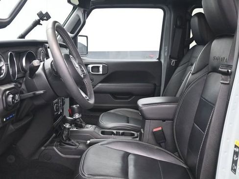 Used 2023 Jeep Wrangler Unlimited Sahara w/ Cold Weather Group AWD/4WD image 6