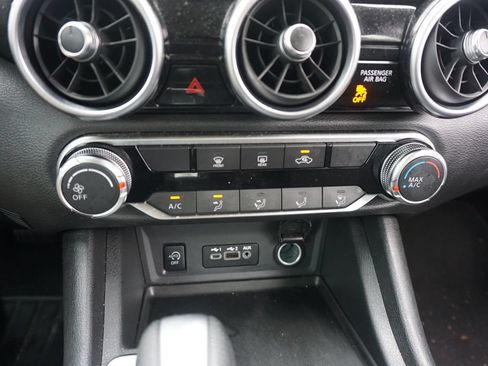 Used 2025 Nissan Sentra SV w/ Trunk Package FWD image 11