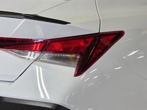 Certified 2025 Hyundai Elantra Sport FWD image 12