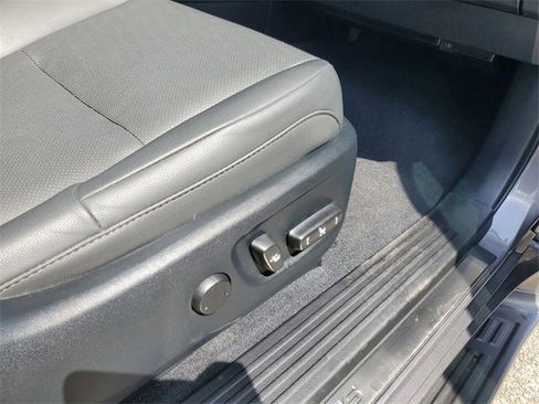 Used 2023 Lexus GX 460 Premium w/ Premium Package image 36