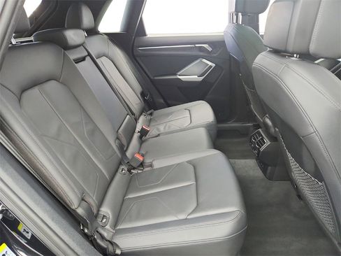 Used 2023 Audi Q3 2.0T Premium Plus image 31