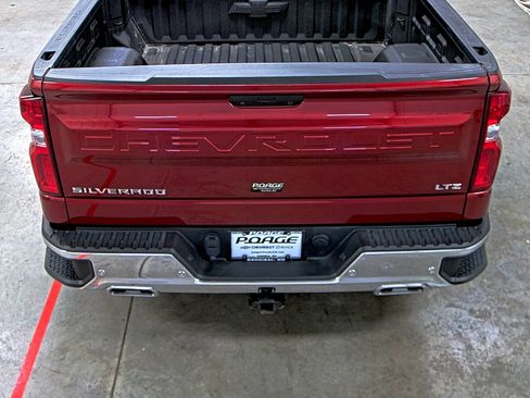 Used 2022 Chevrolet Silverado 1500 LTZ AWD/4WD image 11
