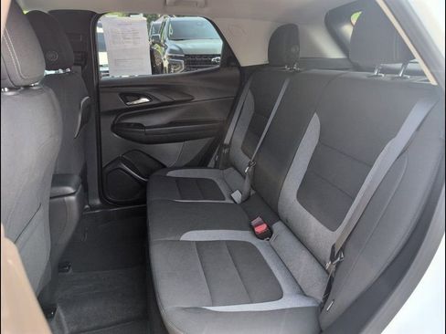 Used 2025 Chevrolet TrailBlazer LT w/ Driver Confidence Package image 23