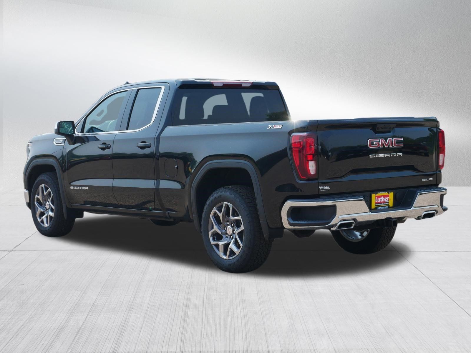 New 2026 GMC Sierra 1500 SLE w/ X31 Off-Road Package AWD/4WD image 3