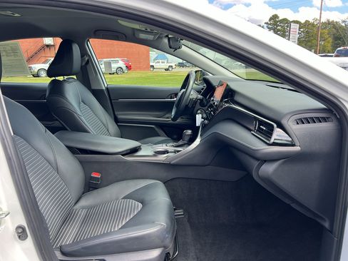 Used 2024 Toyota Camry SE image 21