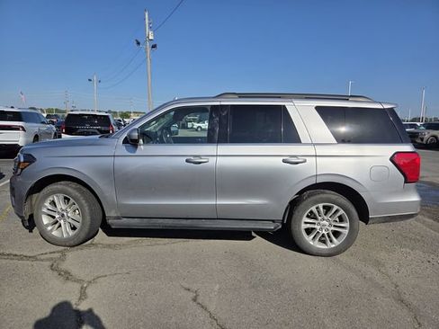 Used 2024 Ford Expedition XLT RWD image 8