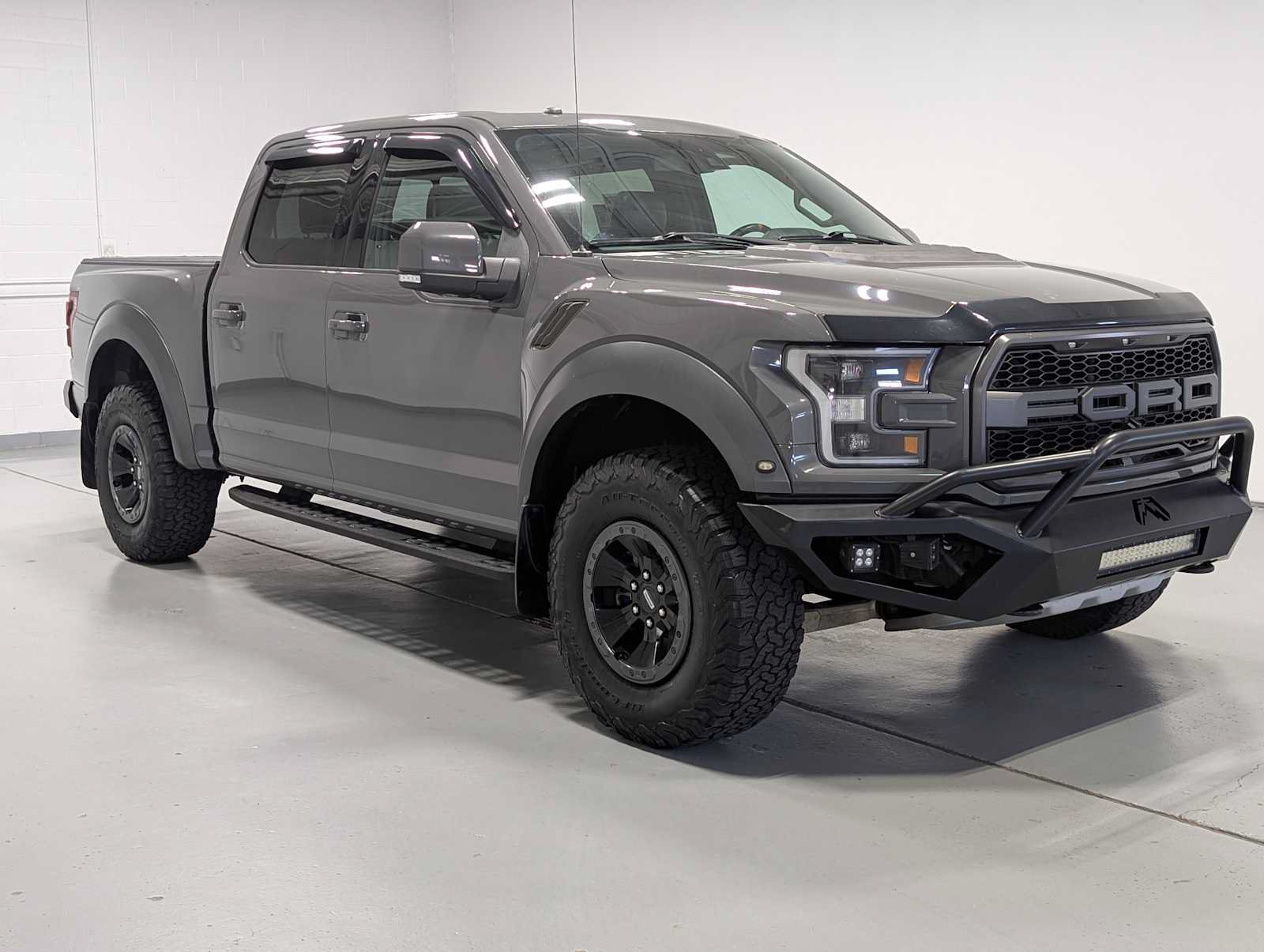 Used 2018 Ford F150 Raptor w/ Equipment Group 802A Luxury AWD/4WD image 6