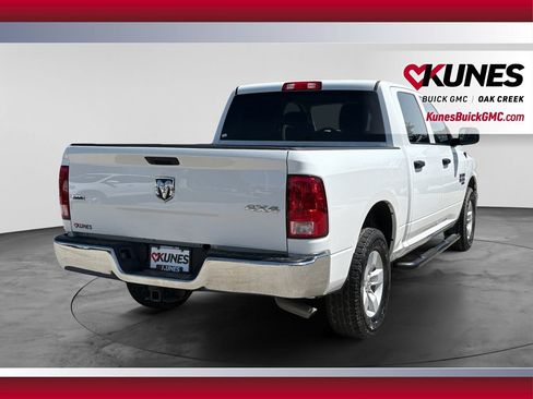 Used 2022 RAM 1500 Classic SLT AWD/4WD image 10
