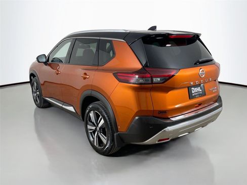 Used 2021 Nissan Rogue Platinum image 10