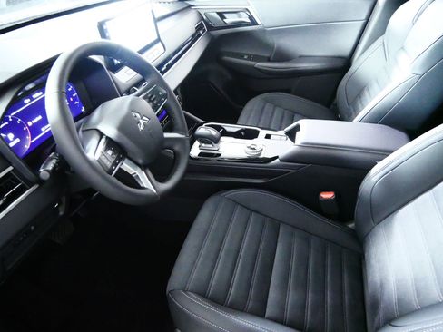 New 2026 Mitsubishi Outlander SE AWD/4WD image 4