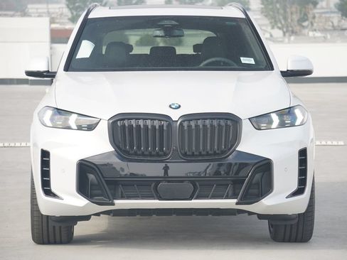 Used 2026 BMW X5 sDrive40i w/ M Sport Package RWD image 2