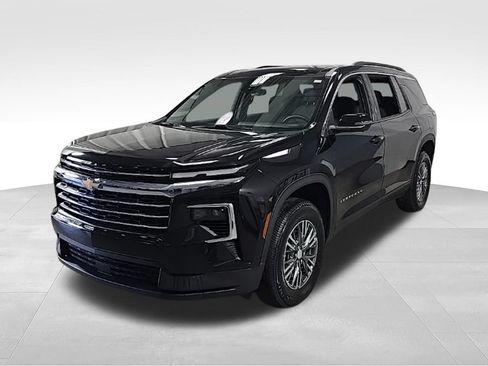 Used 2024 Chevrolet Traverse LT w/ Trailering Package FWD image 4