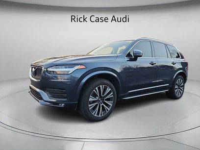 Used 2022 Volvo XC90 T5 Momentum w/ Advanced Package