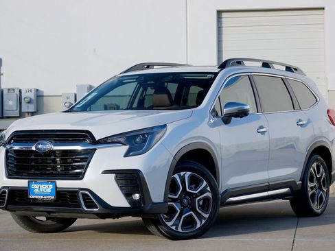 Used 2023 Subaru Ascent Touring image 2