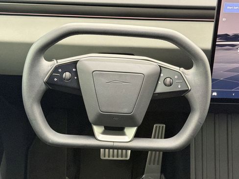 Used 2025 Tesla Cybertruck AWD Crew Cab image 16