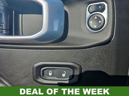 Used 2021 Jeep Gladiator Willys image 27