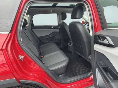 Certified 2023 Volkswagen Taos SE w/ Panoramic Sunroof Package FWD image 28