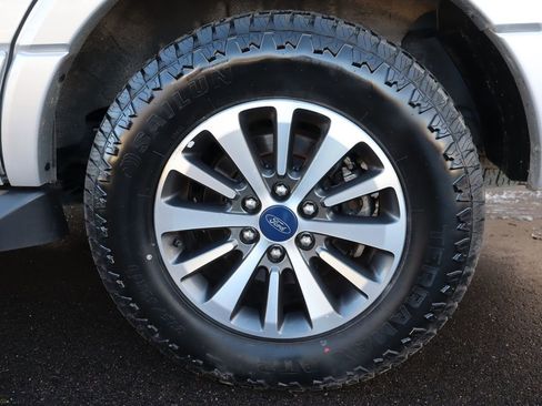 Used 2017 Ford Expedition XLT image 43