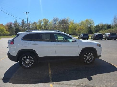 Used 2019 Jeep Cherokee Latitude Plus AWD/4WD image 7