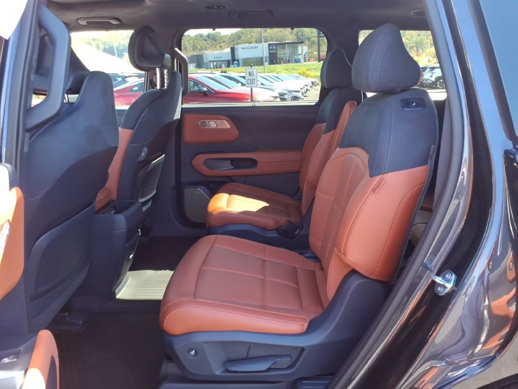 Certified 2027 Kia Telluride SX Prestige w/ Towing Package AWD/4WD image 16