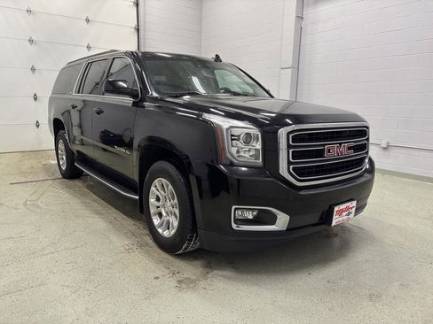 Used 2020 GMC Yukon XL SLT image 2