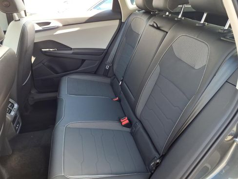 New 2026 Volkswagen Taos SE image 5