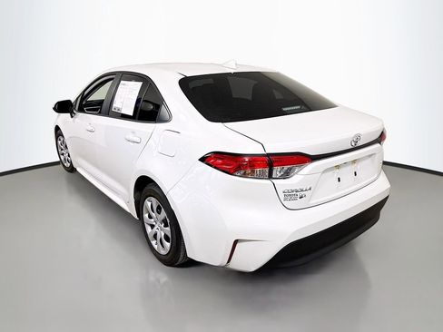 Used 2025 Toyota Corolla LE image 5
