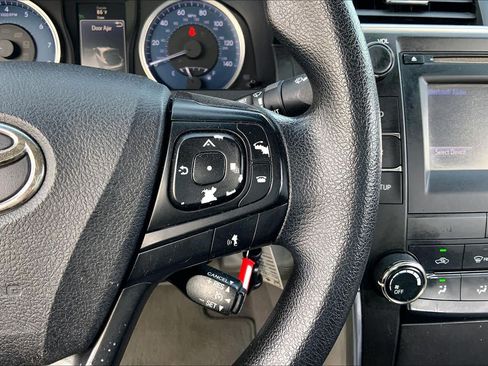 Used 2017 Toyota Camry LE FWD image 24