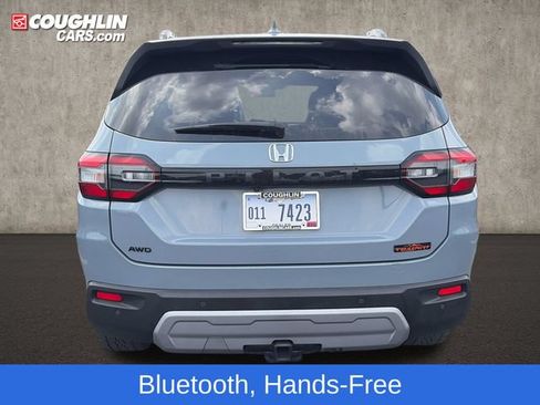 Used 2025 Honda Pilot TrailSport image 7
