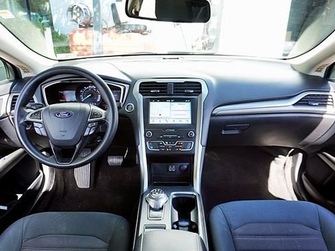 Used 2019 Ford Fusion SE FWD image 23