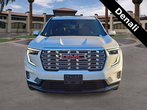 Used 2024 GMC Acadia Denali image 3