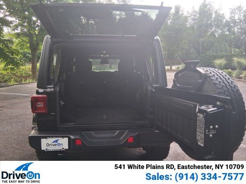 Used 2019 Jeep Wrangler Unlimited Sahara w/ Advanced Safety Group AWD/4WD image 10